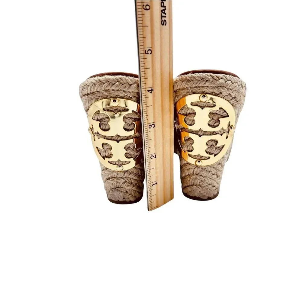 Tory Burch Bailey Sandals Caramel Suede Upper Espadrille Wedge Size 7 Gold Logo